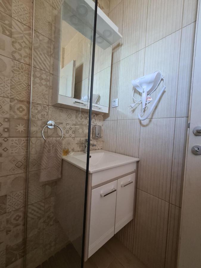 Salas Isailovi Sremska Mitrovica Exteriör bild