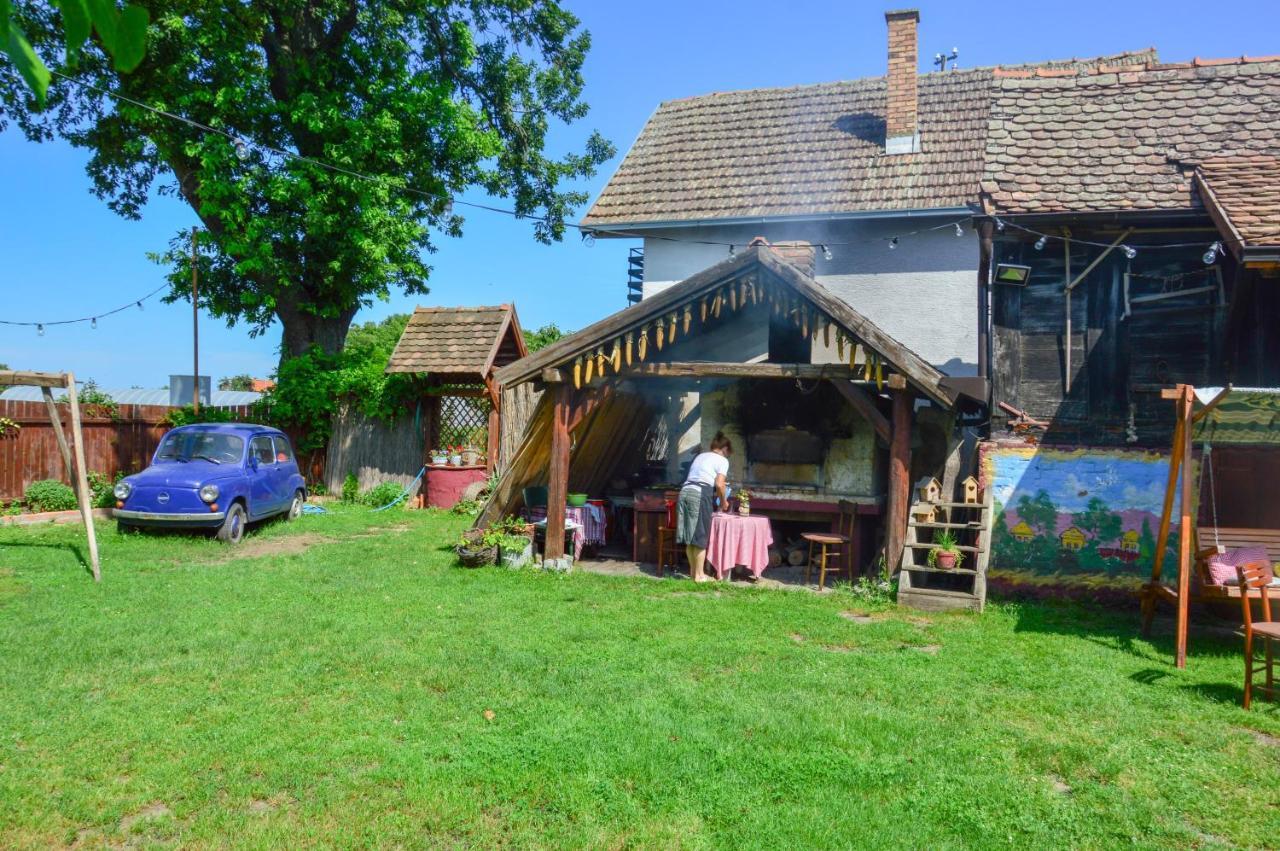 Salas Isailovi Sremska Mitrovica Exteriör bild