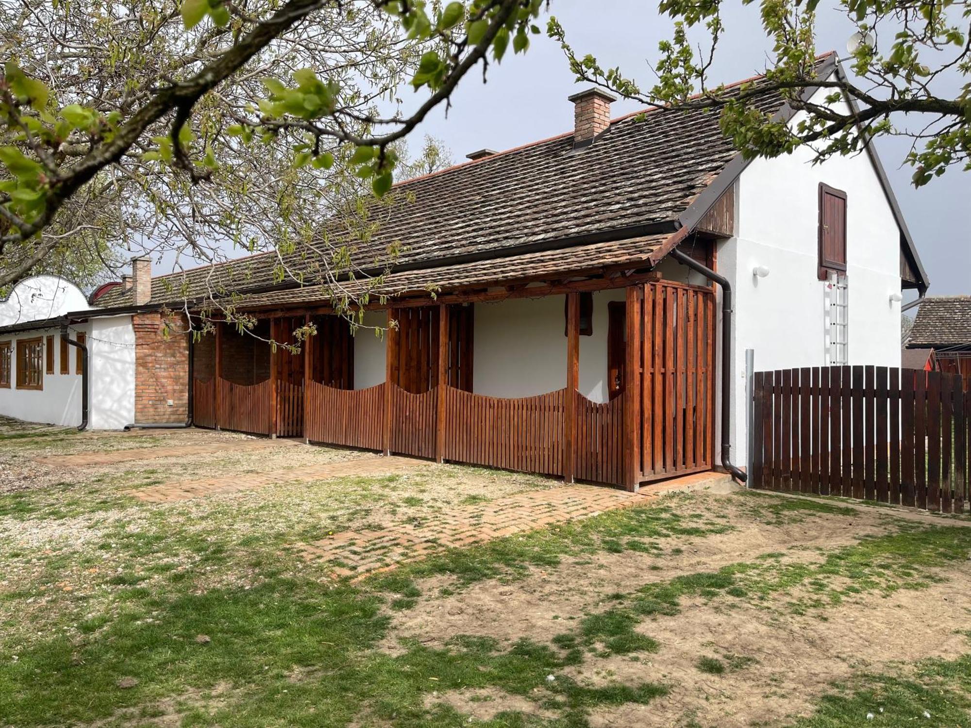 Salas Isailovi Sremska Mitrovica Exteriör bild