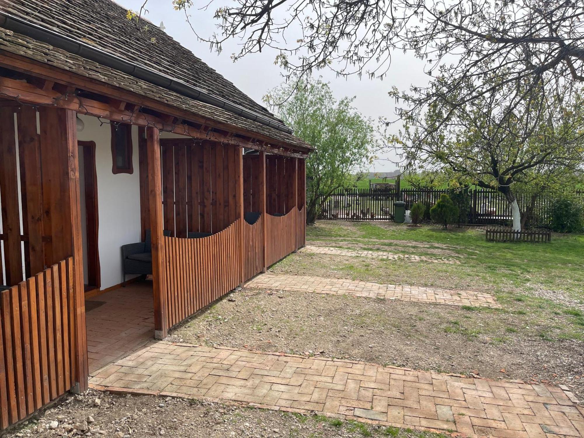 Salas Isailovi Sremska Mitrovica Exteriör bild